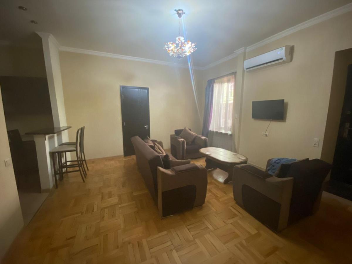 Kiev Hostel Тбилиси Екстериор снимка