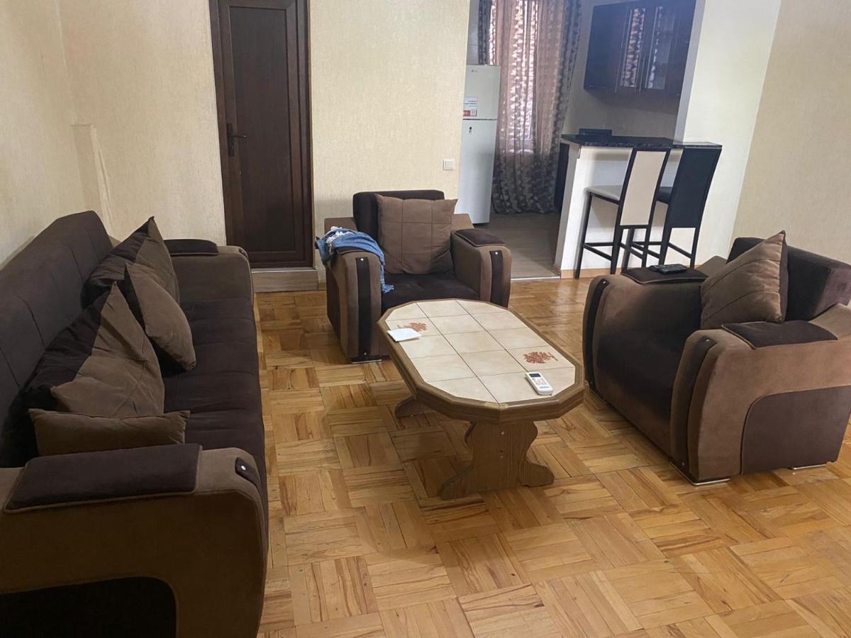 Kiev Hostel Тбилиси Екстериор снимка