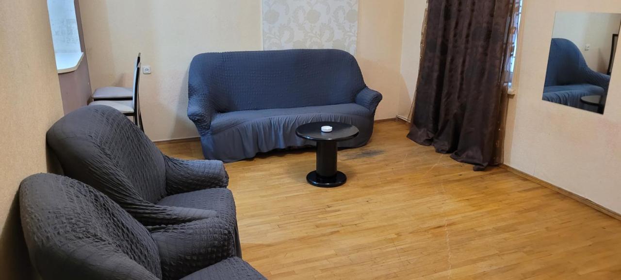 Kiev Hostel Тбилиси Екстериор снимка