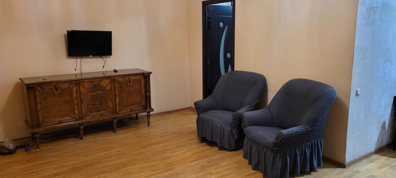 Kiev Hostel Тбилиси Екстериор снимка