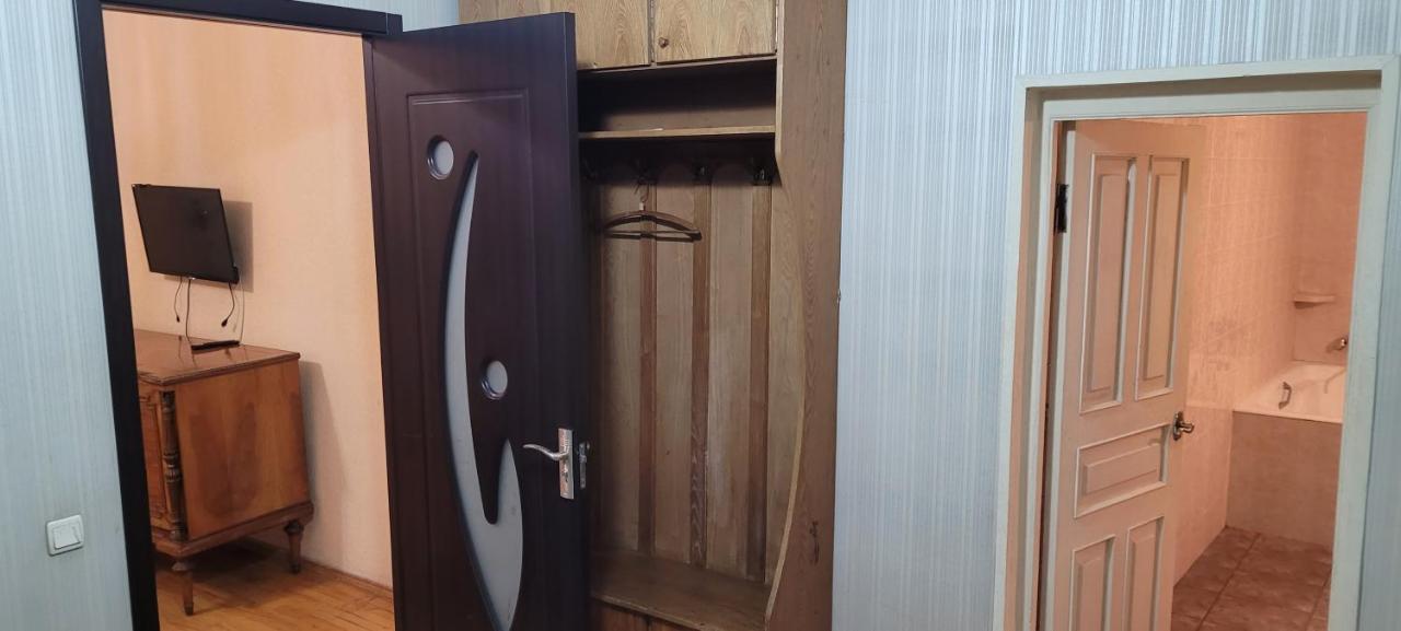 Kiev Hostel Тбилиси Екстериор снимка