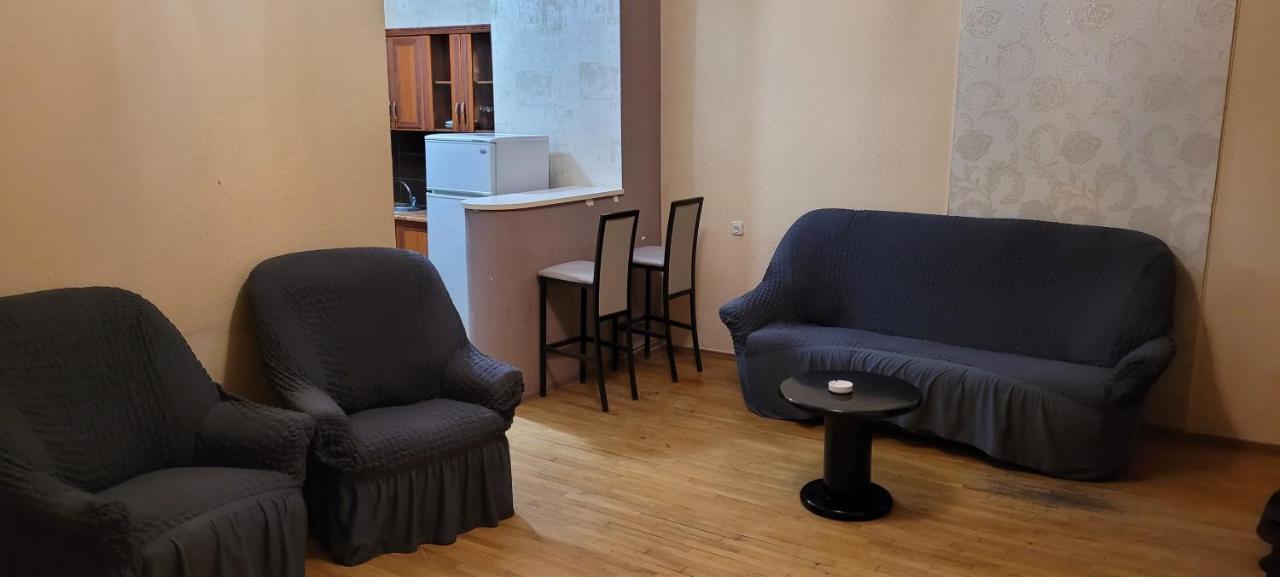 Kiev Hostel Тбилиси Екстериор снимка
