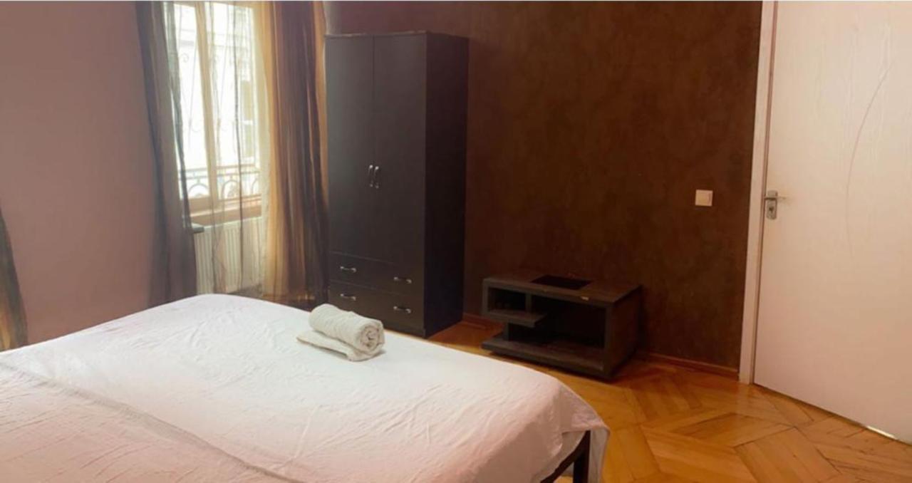Kiev Hostel Тбилиси Екстериор снимка