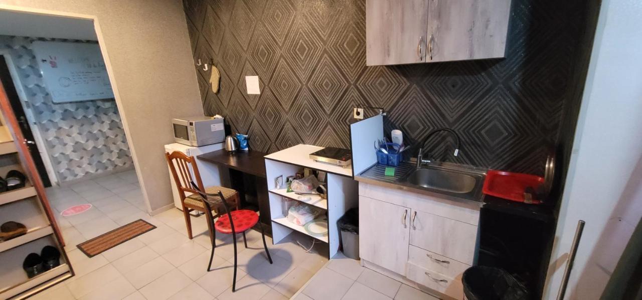 Kiev Hostel Тбилиси Екстериор снимка