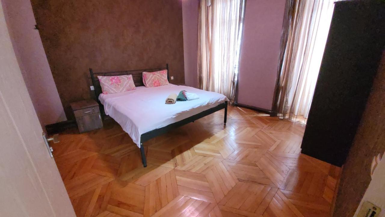 Kiev Hostel Тбилиси Екстериор снимка