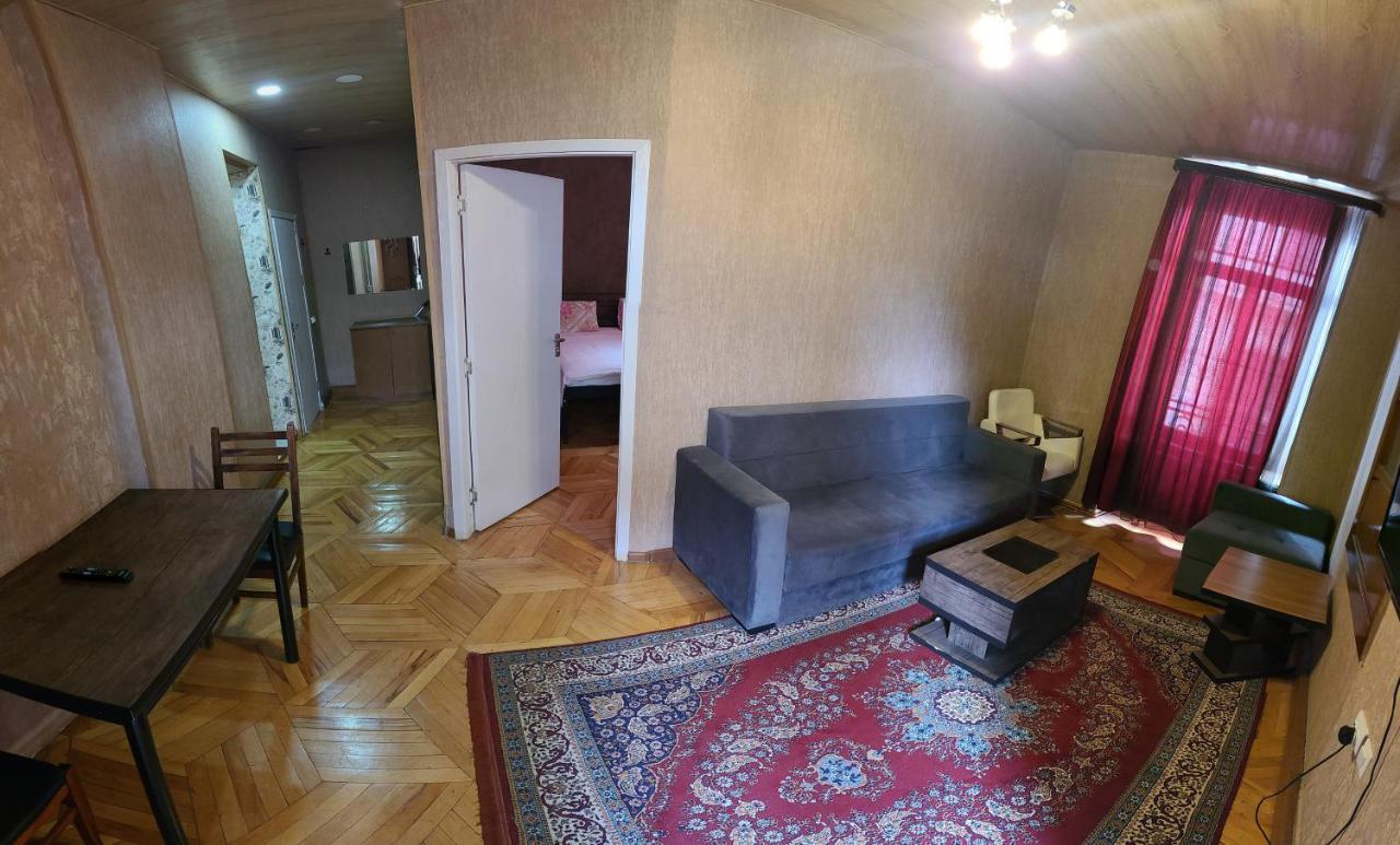 Kiev Hostel Тбилиси Екстериор снимка