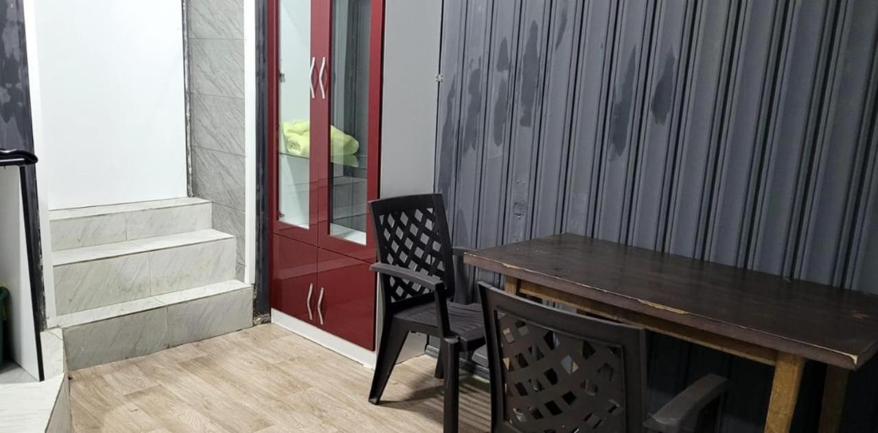 Kiev Hostel Тбилиси Екстериор снимка