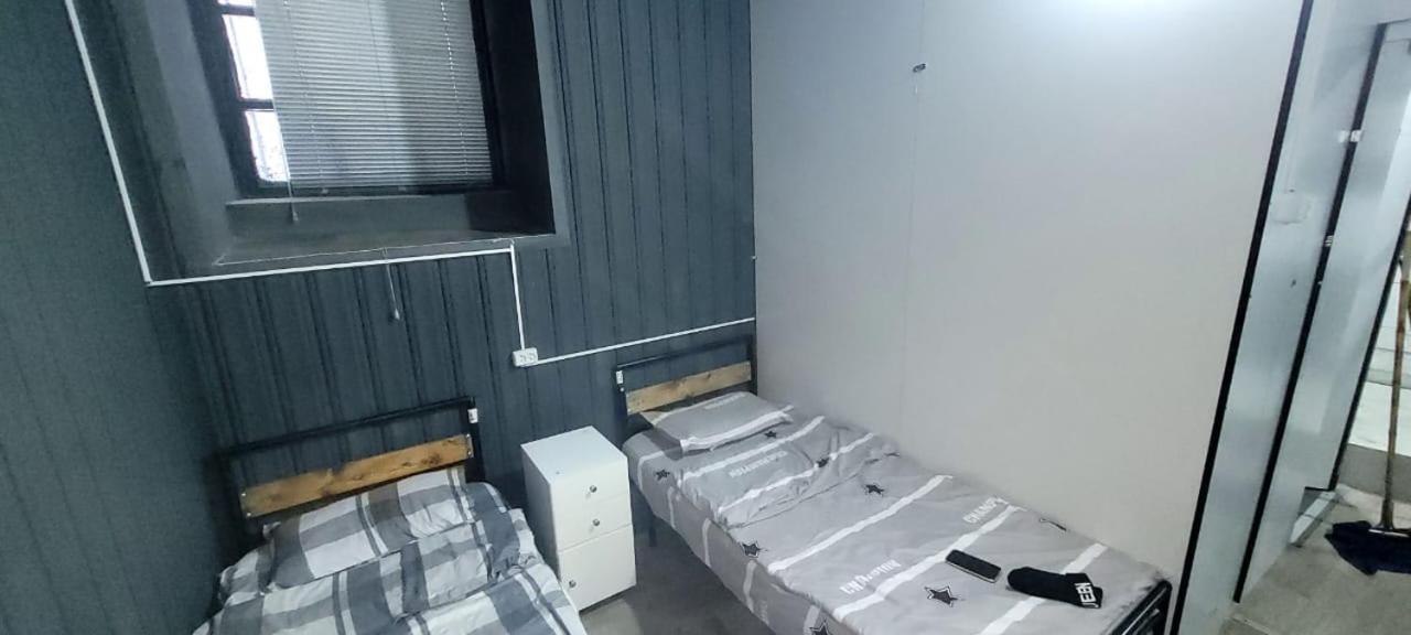Kiev Hostel Тбилиси Екстериор снимка