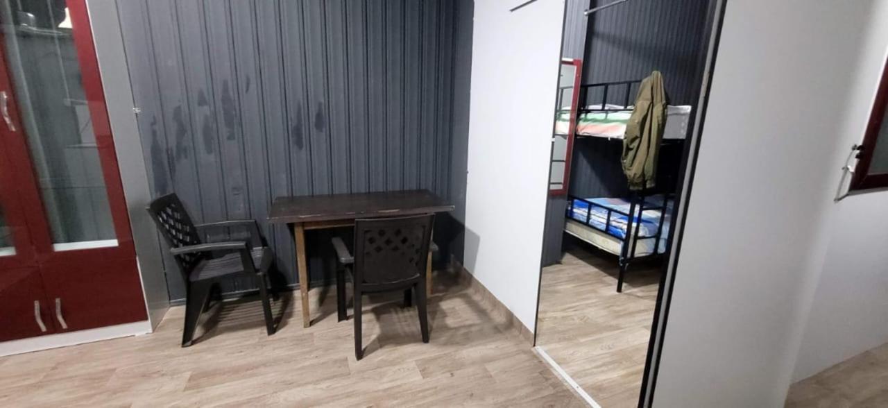 Kiev Hostel Тбилиси Екстериор снимка