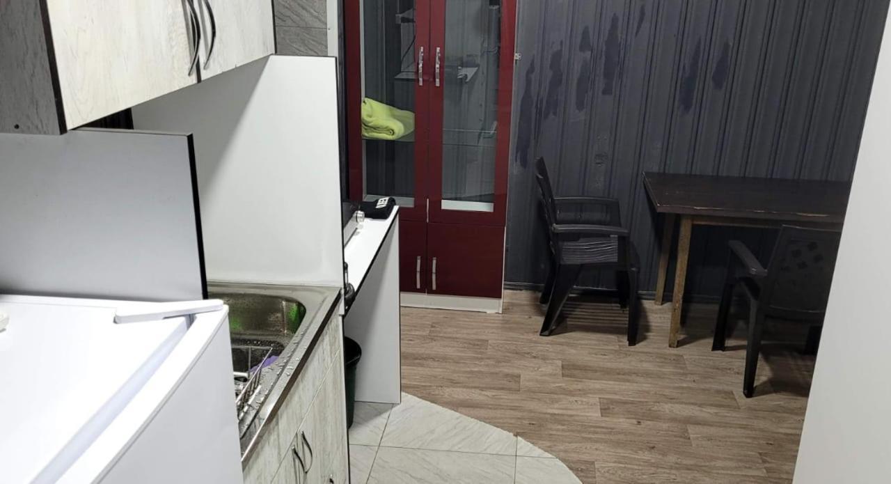 Kiev Hostel Тбилиси Екстериор снимка