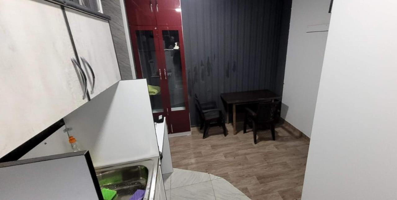 Kiev Hostel Тбилиси Екстериор снимка