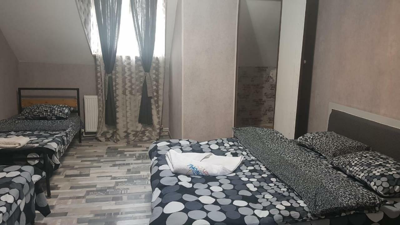 Kiev Hostel Тбилиси Екстериор снимка