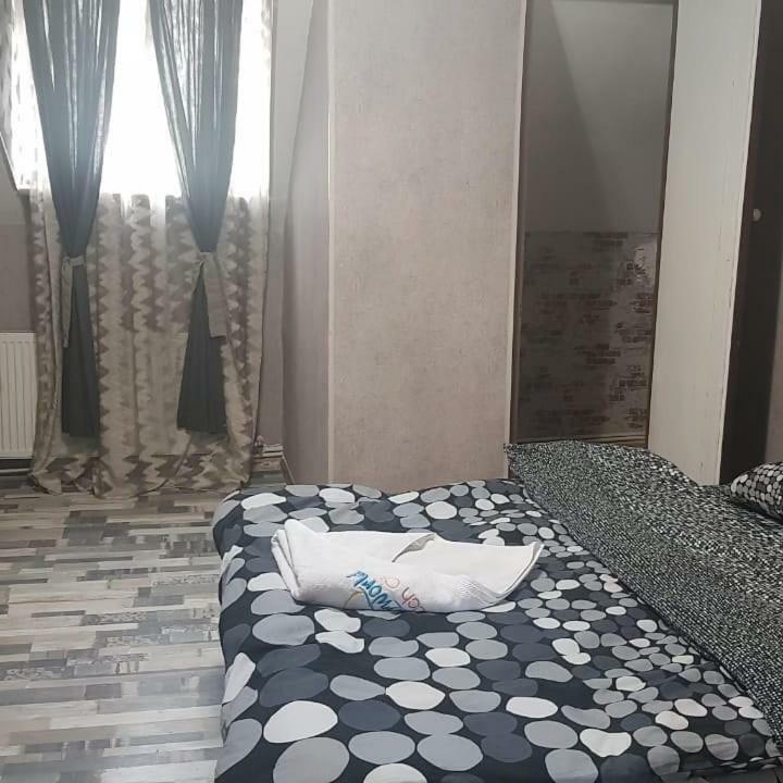 Kiev Hostel Тбилиси Екстериор снимка
