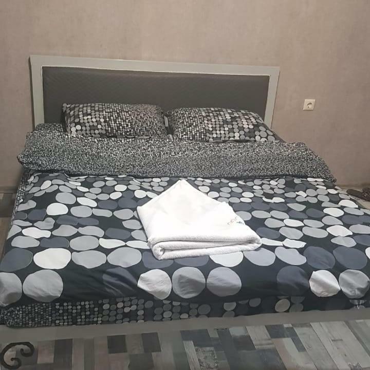 Kiev Hostel Тбилиси Екстериор снимка