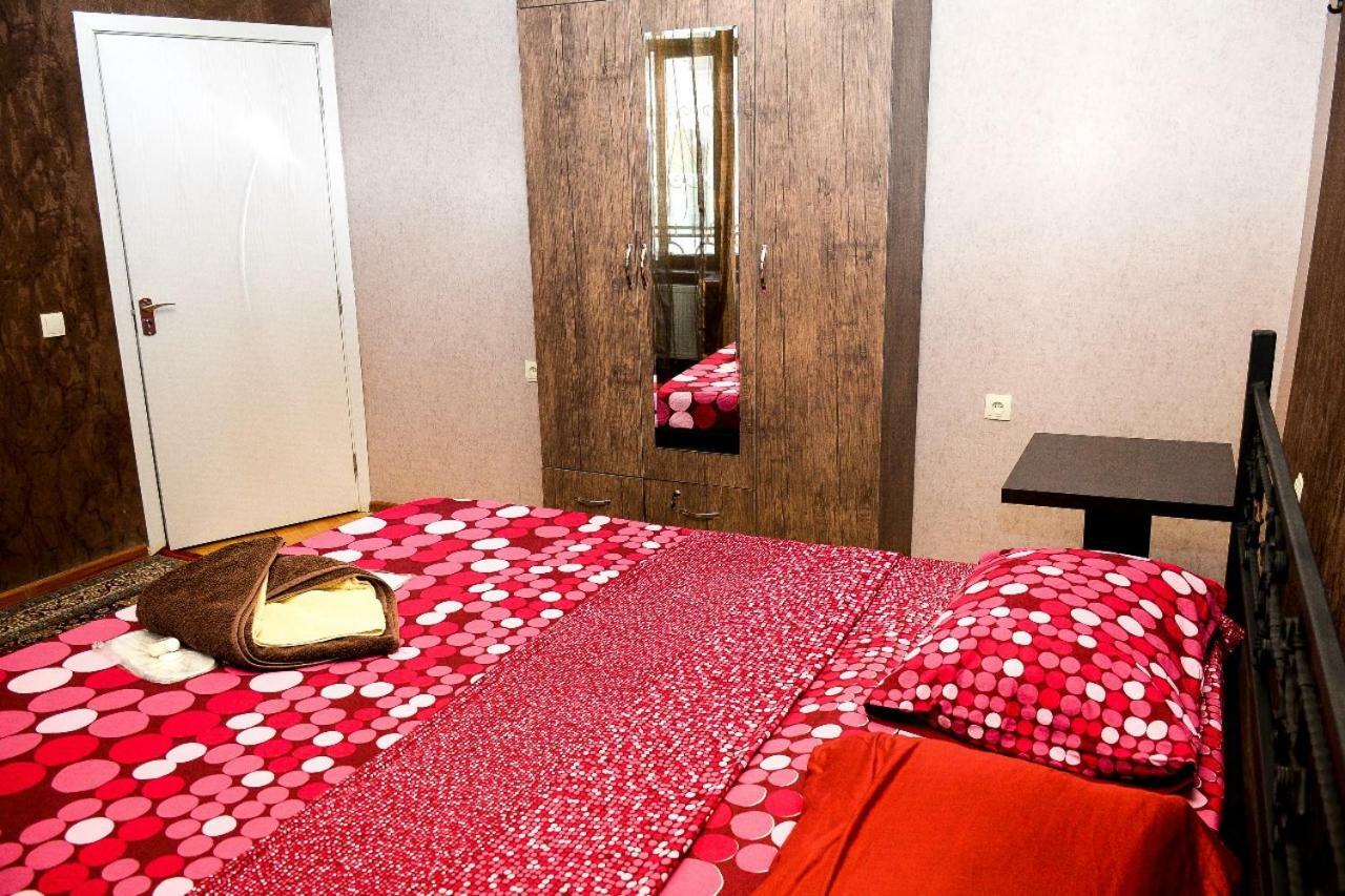 Kiev Hostel Тбилиси Стая снимка