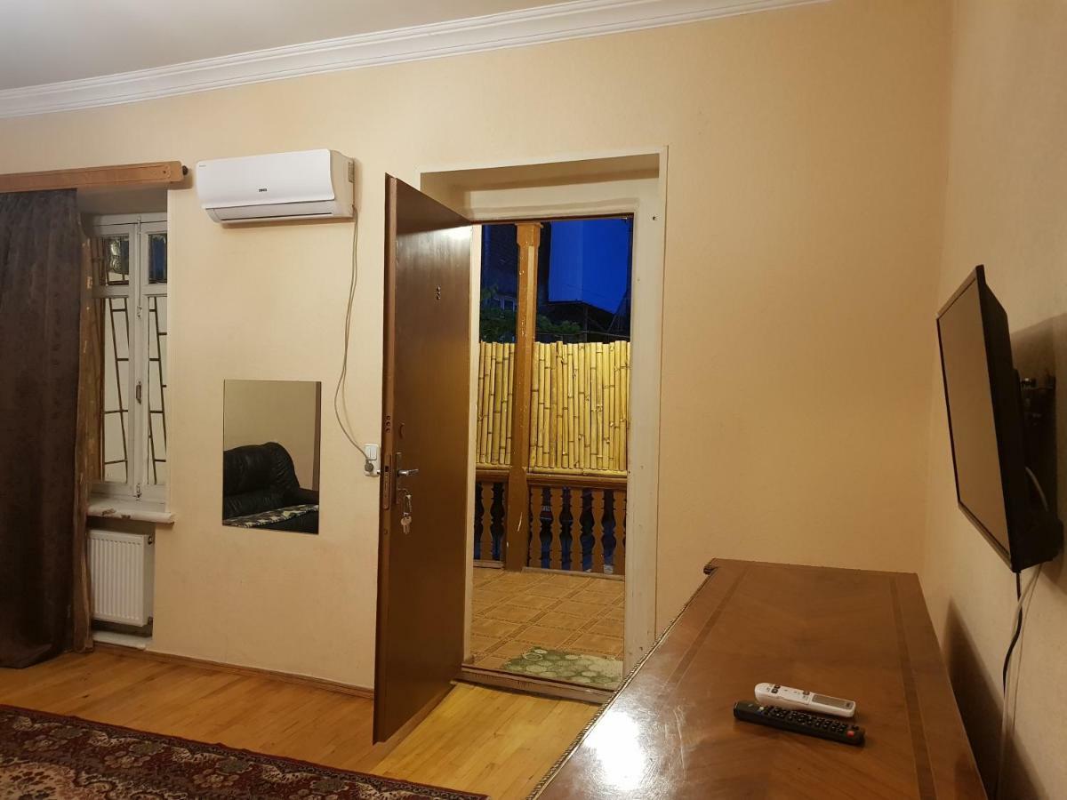 Kiev Hostel Тбилиси Екстериор снимка